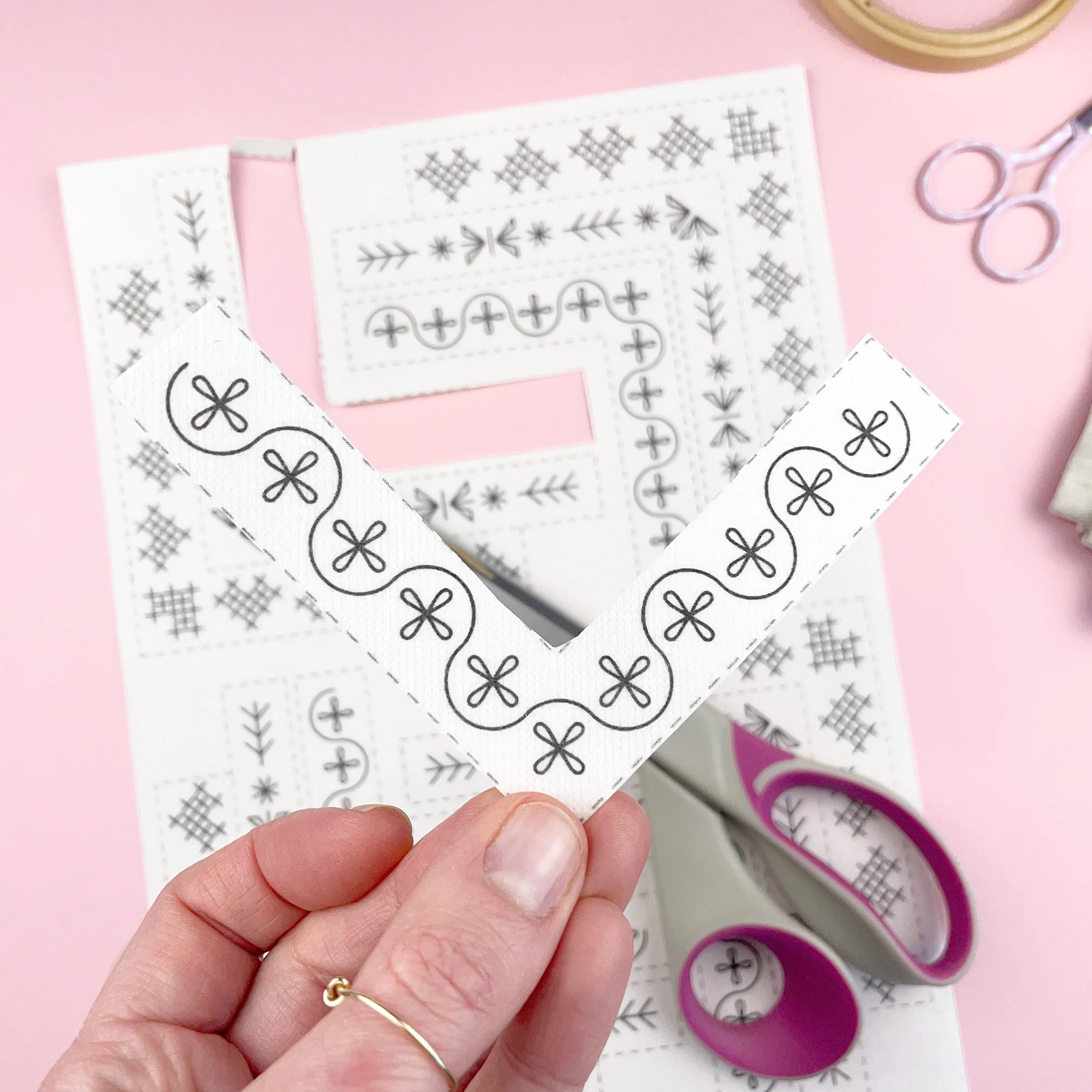 Creative Corners: Stick and Stitch Embroidery Patterns - Image 4