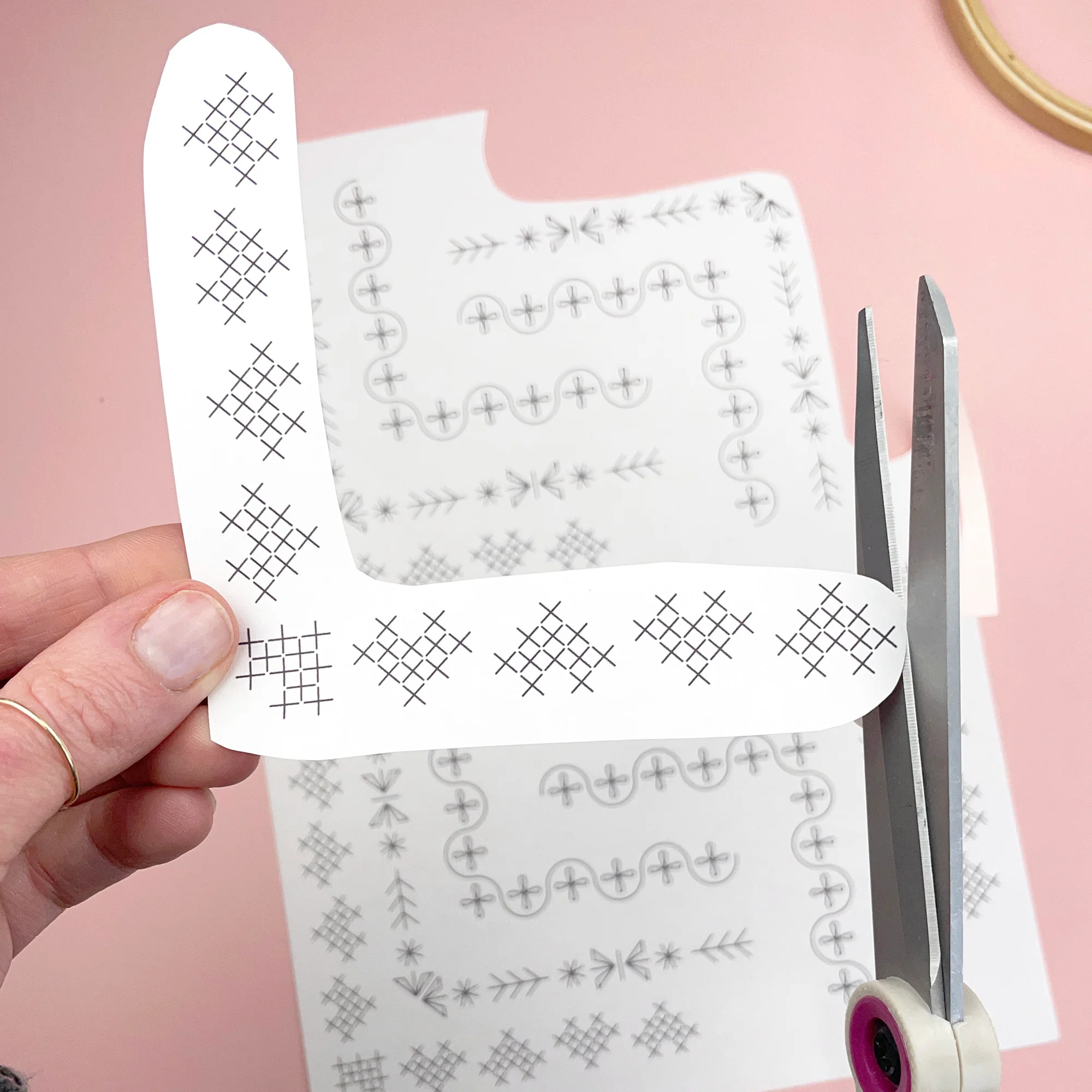 Iron-On Embroidery Patterns: Decorative Corner Themed Designs - Image 6