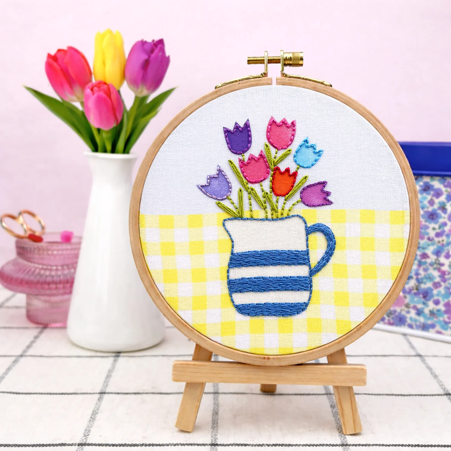 KITCHEN TABLE FLOWERS EMBROIDERY KIT - Image 2