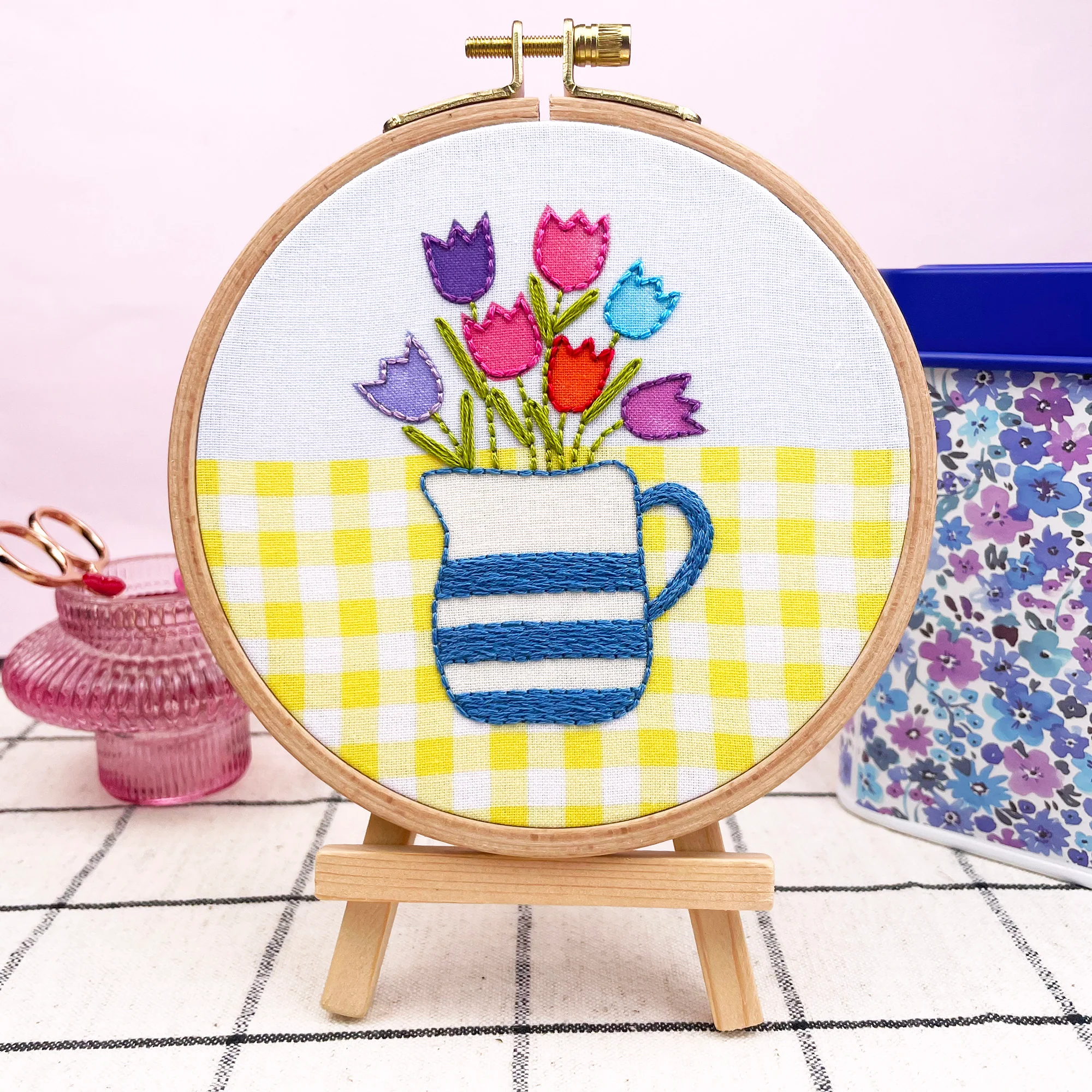 KITCHEN TABLE FLOWERS EMBROIDERY KIT - Image 4