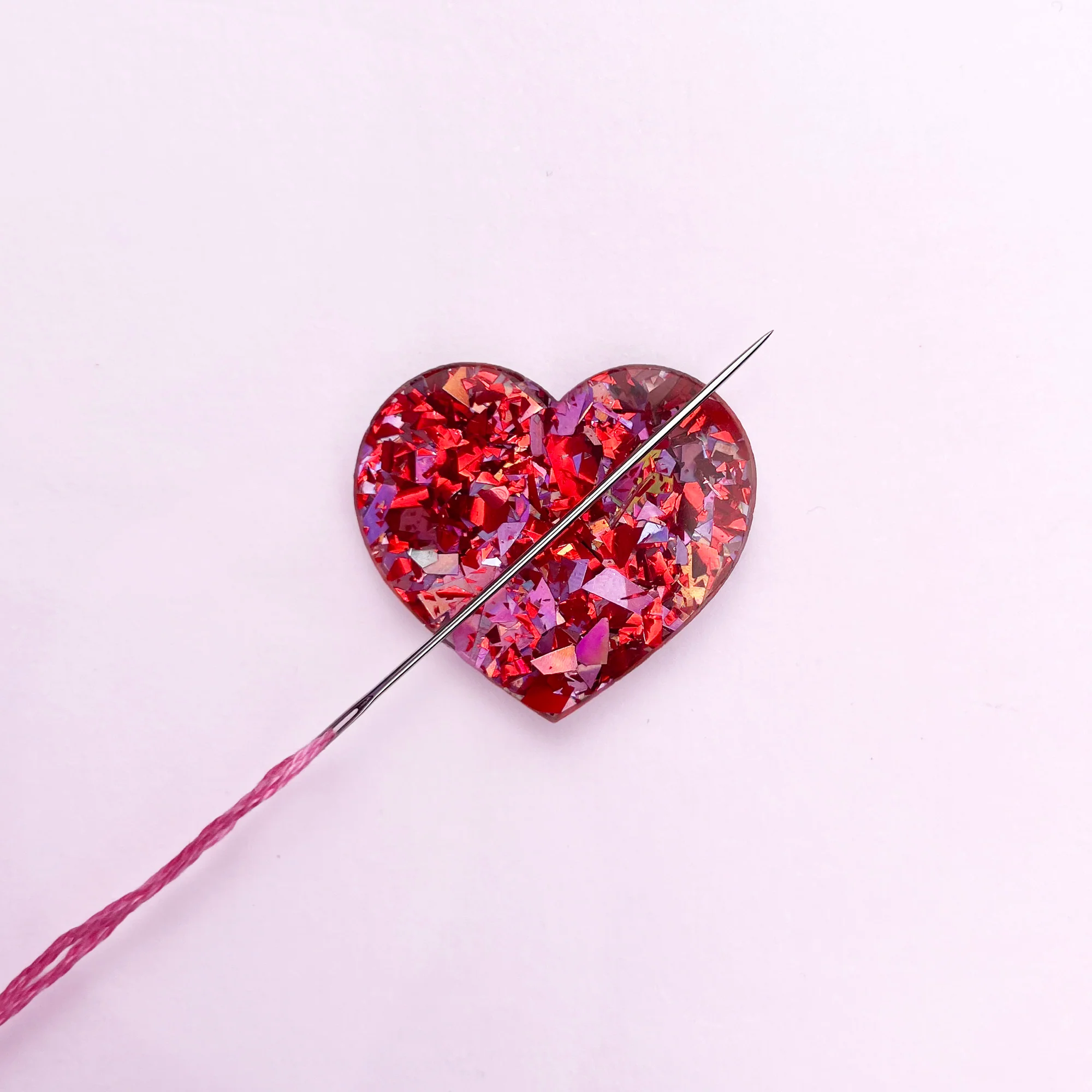 Glitter Heart Magnetic Needle Minder - Image 4